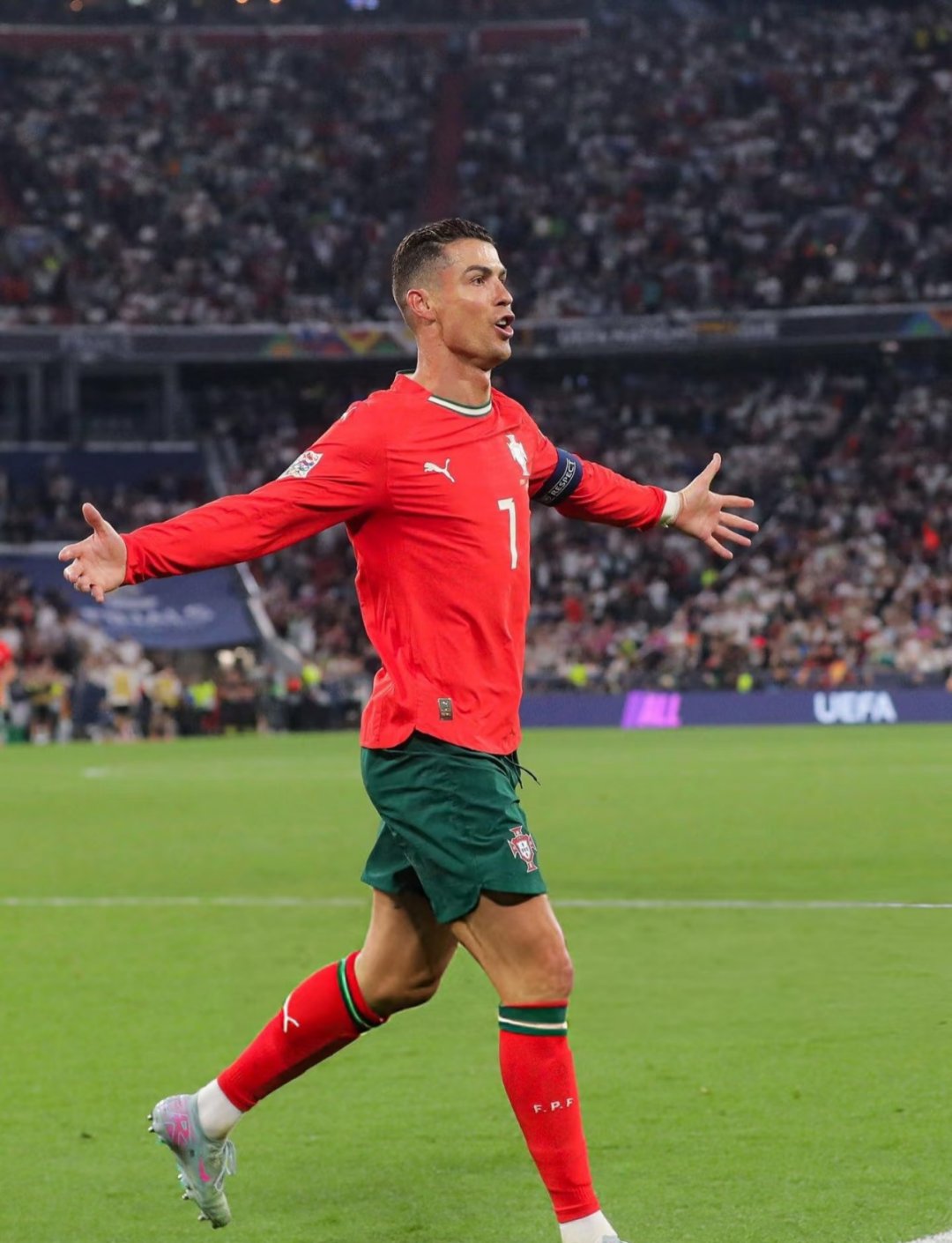 关键时刻葡萄牙体育备战荷甲，单刀错失细节曝光，震撼外界，临场指挥获称赞的简单介绍